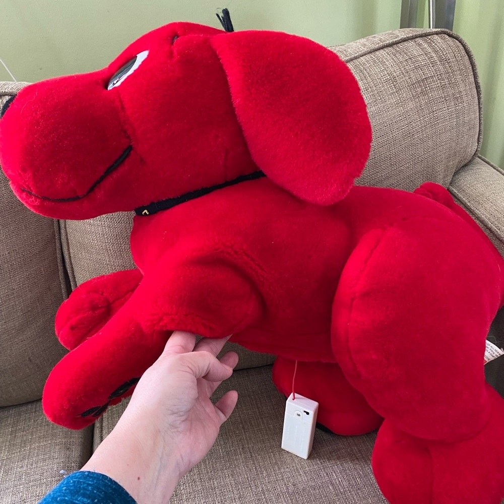 Scholastic Clifford the Big Red Dog Plush -barking (quiet barking) Toy-pre loved